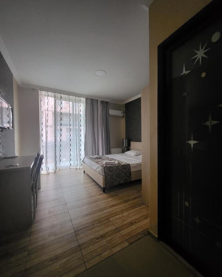 Hotel Elio บาทูมิ ภายนอก รูปภาพ